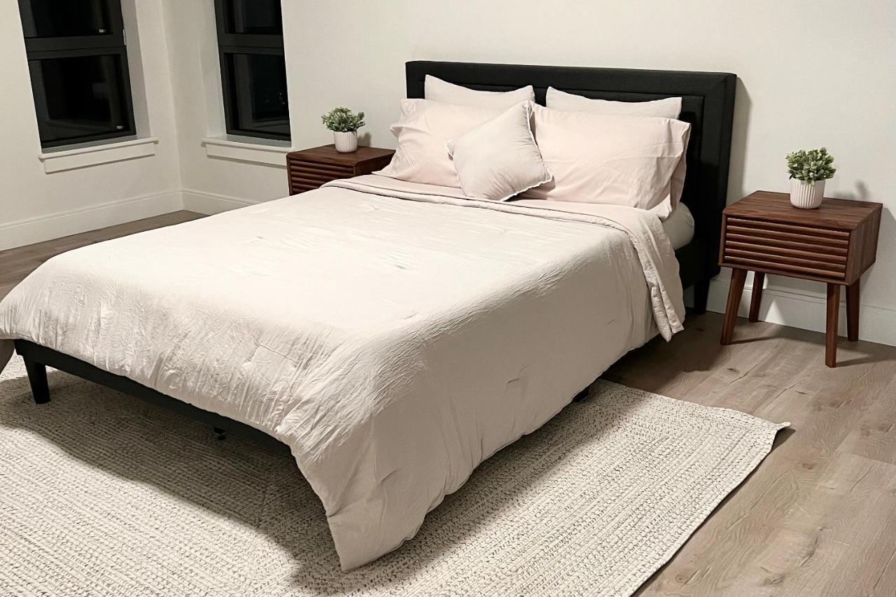 Modern 2 Bed Furnished Apartment In Куинси Екстериор снимка