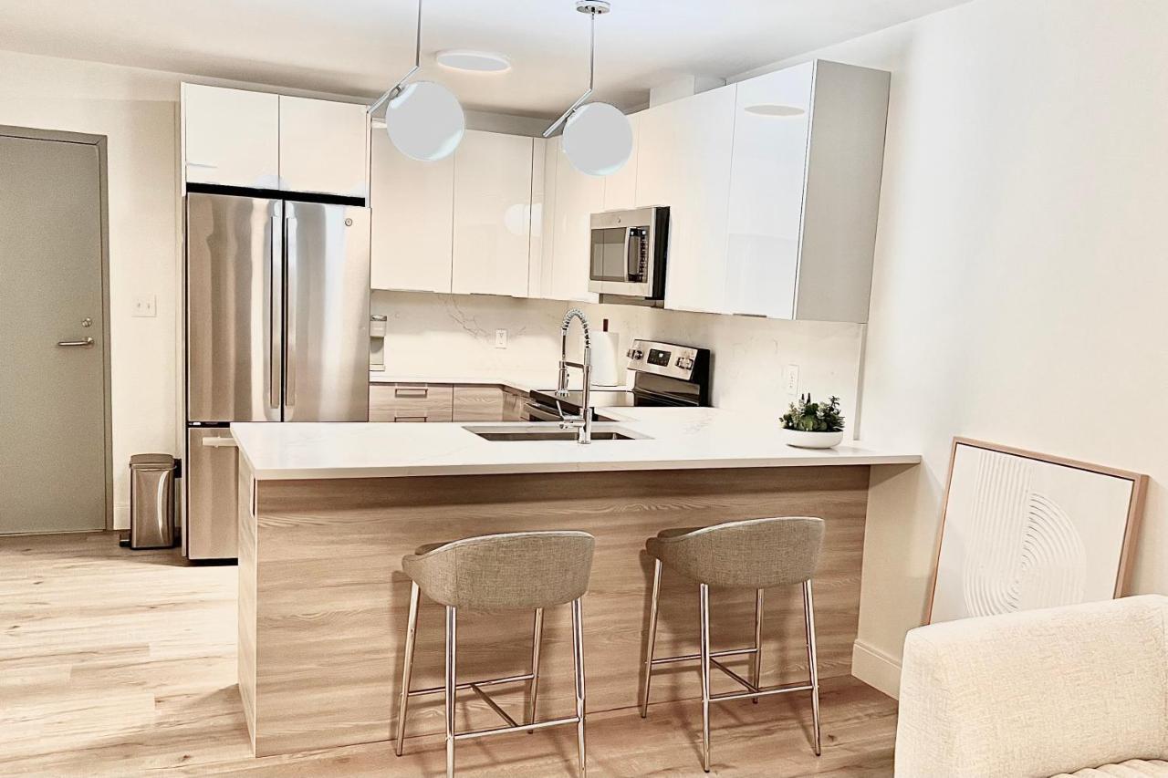 Modern 2 Bed Furnished Apartment In Куинси Екстериор снимка