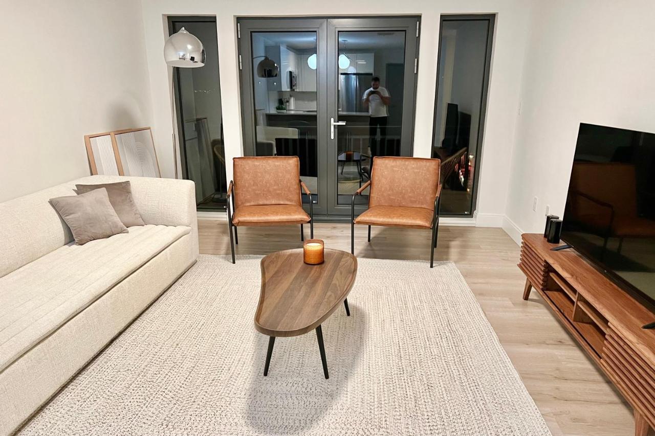 Modern 2 Bed Furnished Apartment In Куинси Екстериор снимка