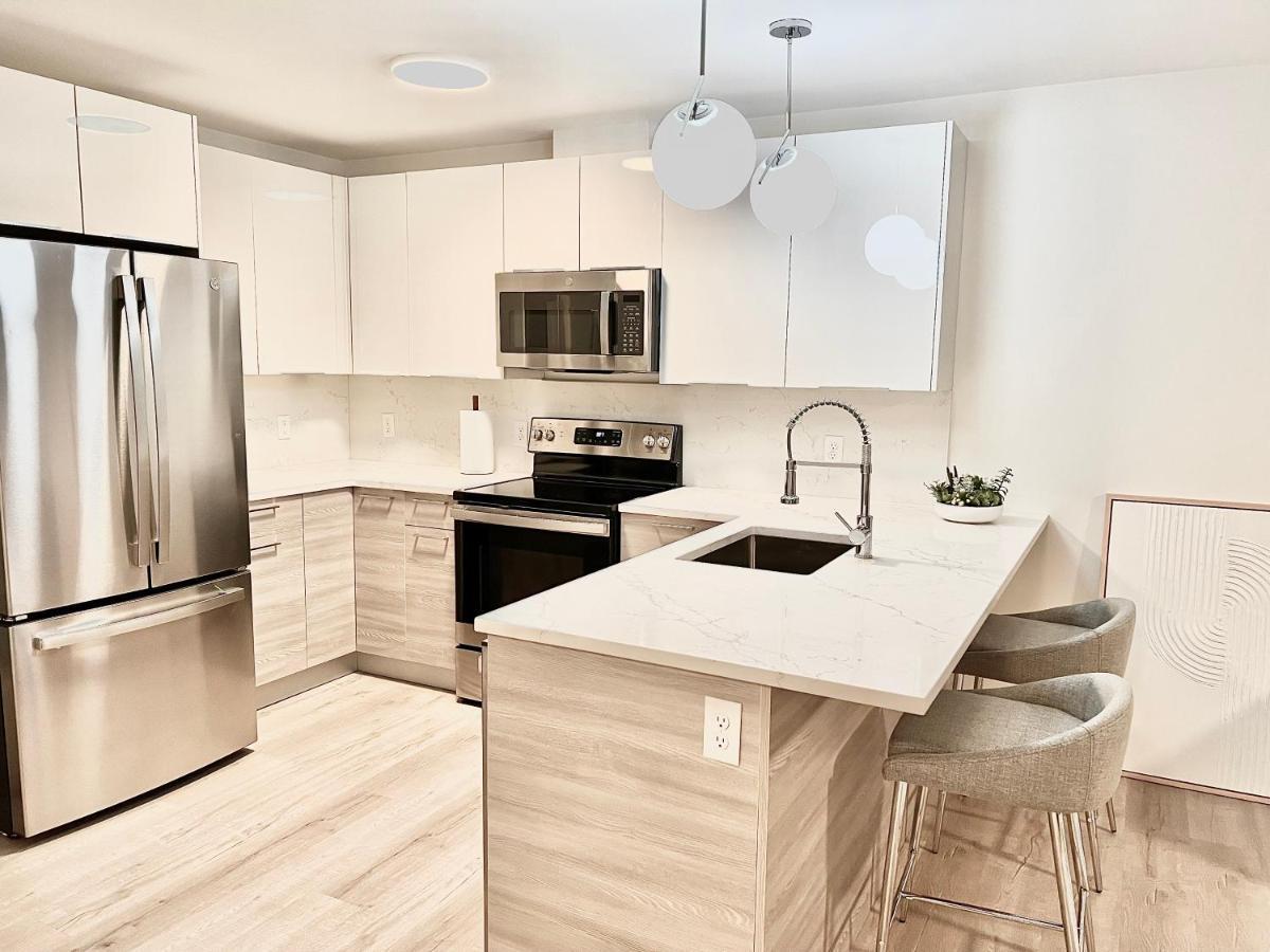 Modern 2 Bed Furnished Apartment In Куинси Екстериор снимка