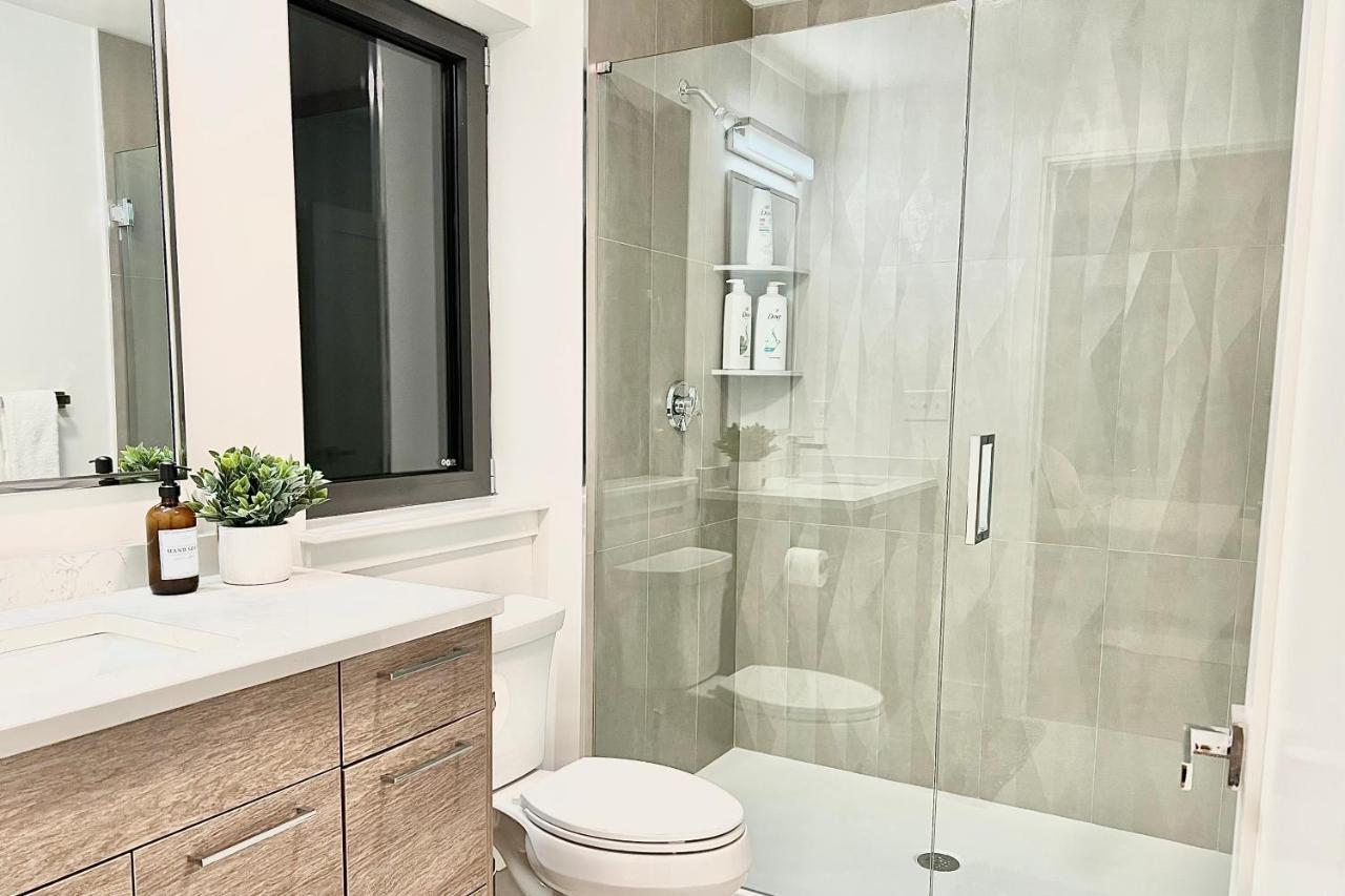 Modern 2 Bed Furnished Apartment In Куинси Екстериор снимка