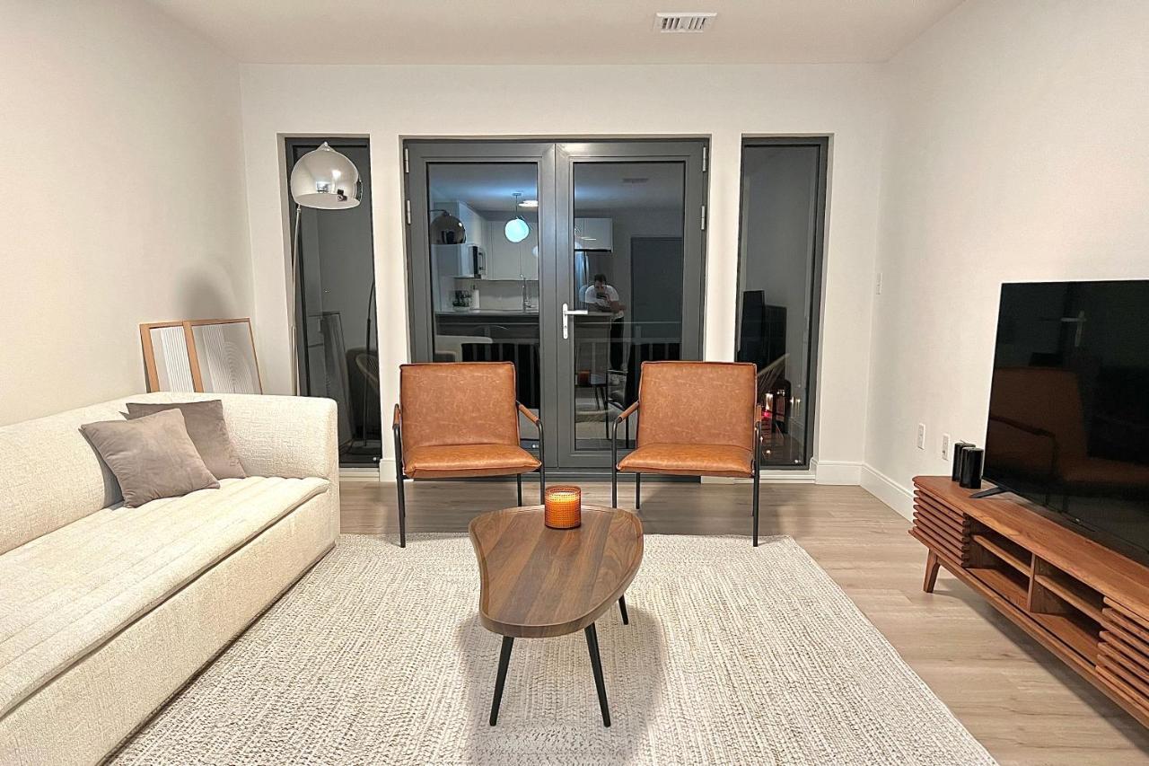 Modern 2 Bed Furnished Apartment In Куинси Екстериор снимка